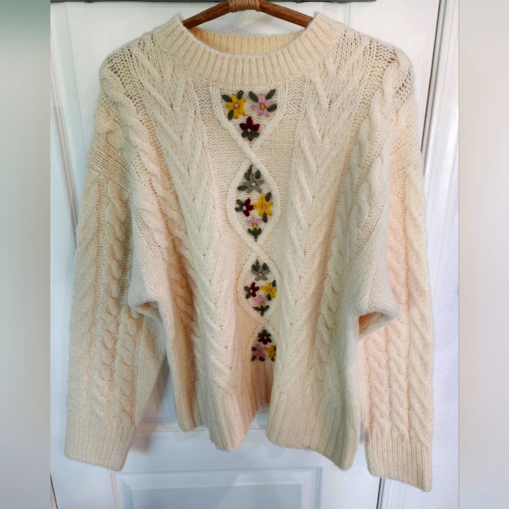 Womens cottagecore In Loom oversized sweater size small